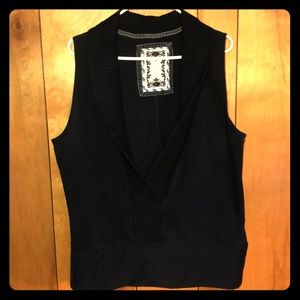 Black pull over